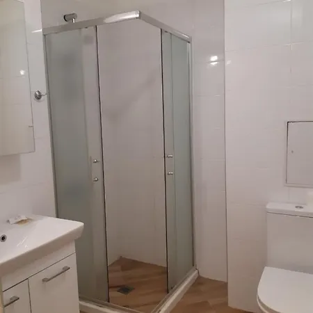 Apartment Huge With A Parking Space In The Same Building *
